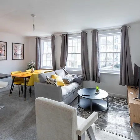 Harbour-side 1 Bed With Sea Views