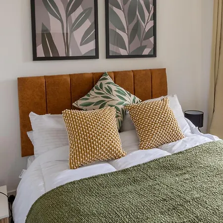Apartment Harbour-side 1 Bed With Sea Views *