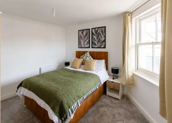 Harbour-side 1 Bed With Sea Views