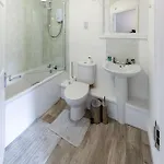 Harbour-side 1 Bed With Sea Views Daire *